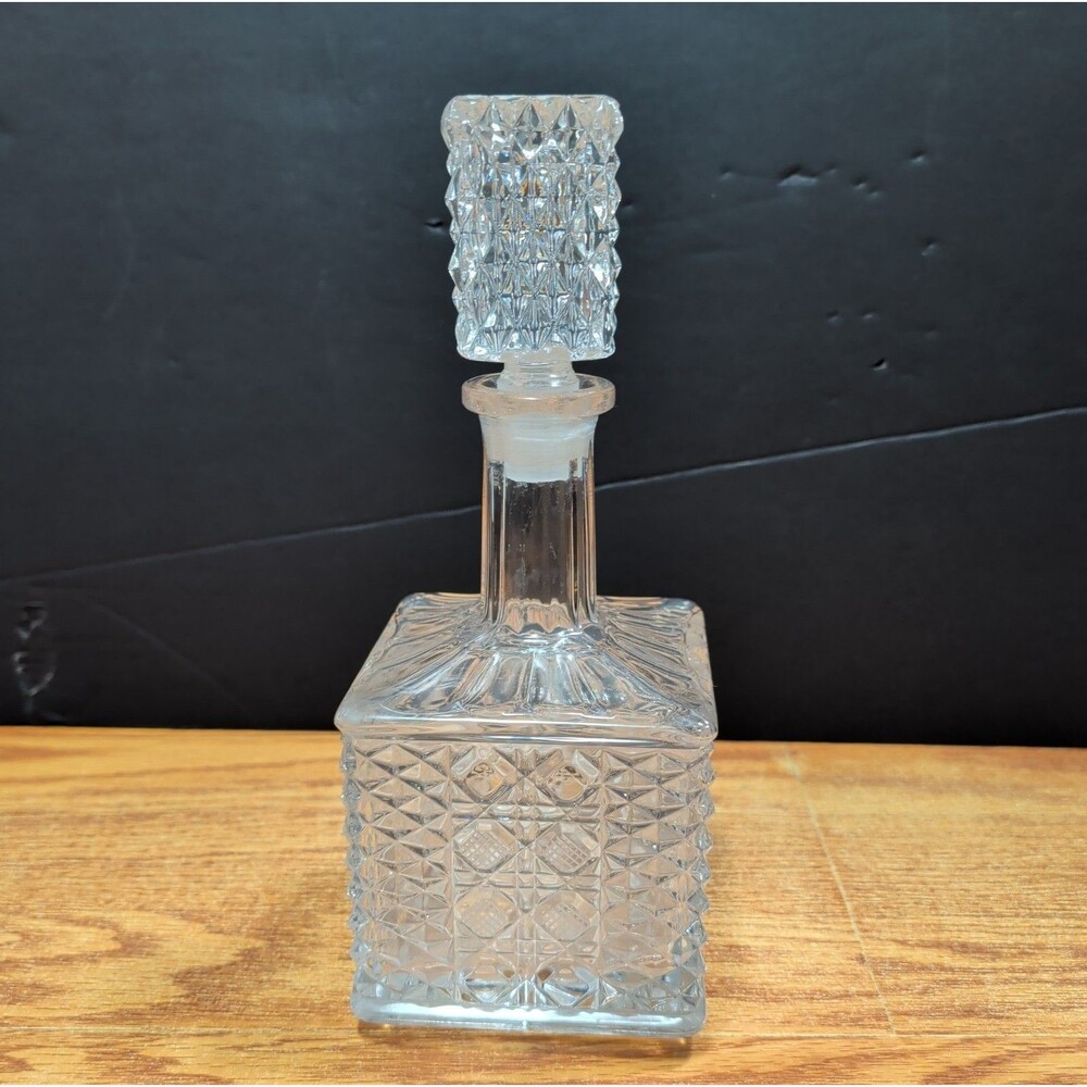 Vintage Square Glass Decanter Diamond Point Whiskey Liquor Bottle w/ Stopper